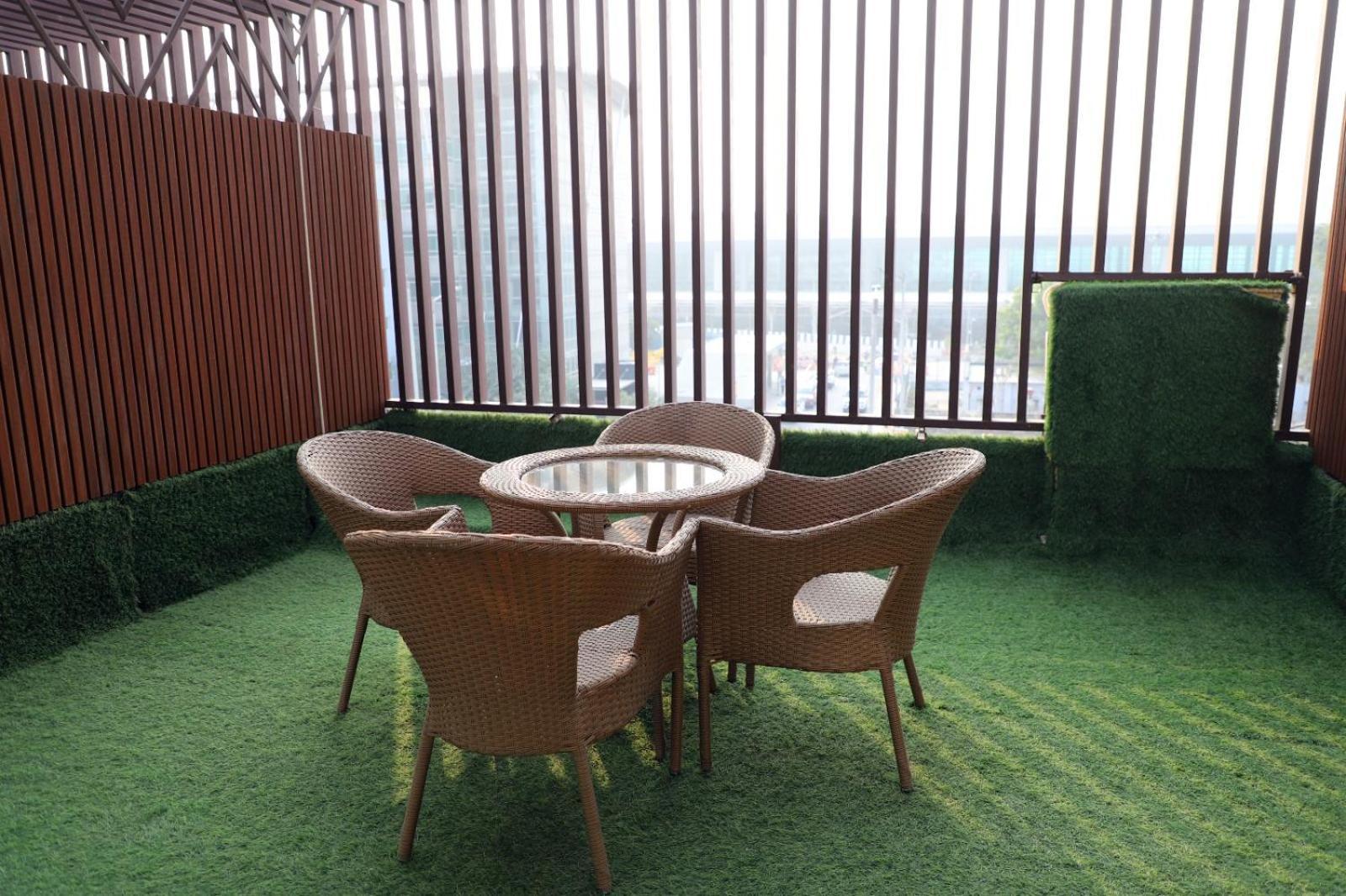 Airport Hotel 2*